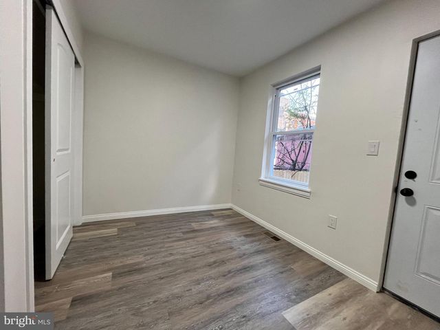 660 N 36TH ST, Philadelphia, PA 19104