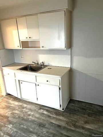 7535 Toepfer Road, Warren, MI 48091