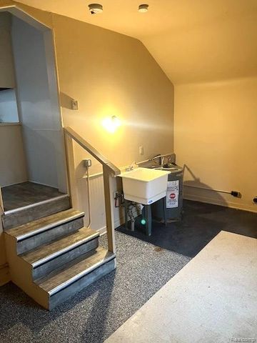 7535 Toepfer Road, Warren, MI 48091