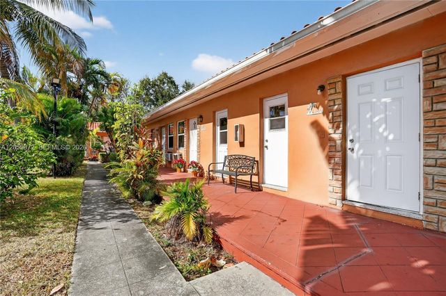 140 SW 30th Ct, Miami, FL 33135