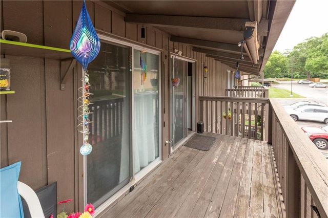 425 W 104th Street D, Kansas City, MO 64114