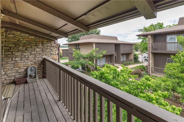 425 W 104th Street D, Kansas City, MO 64114
