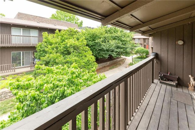 425 W 104th Street D, Kansas City, MO 64114