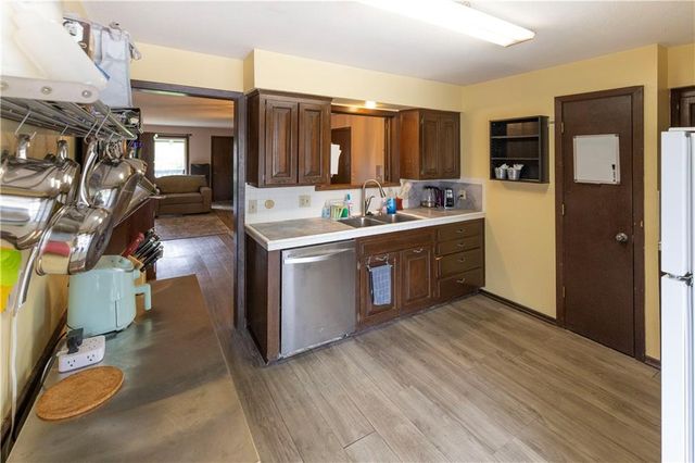 425 W 104th Street D, Kansas City, MO 64114