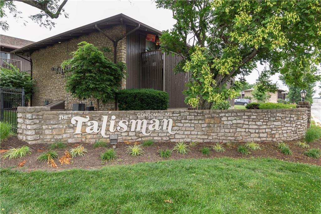 425 W 104th Street D, Kansas City, MO 64114