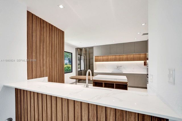 4100 E Gardenia Ave 4100, Weston, FL 33332