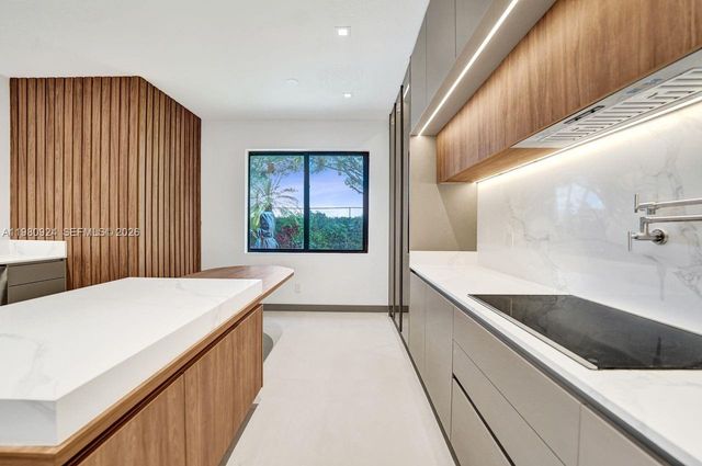 4100 E Gardenia Ave 4100, Weston, FL 33332