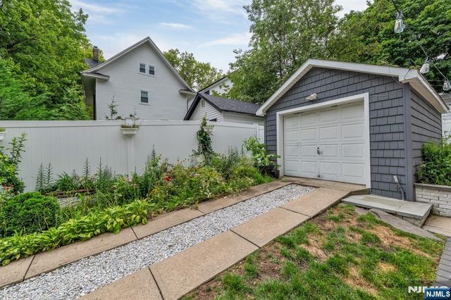 49 Walnut Street, Rutherford, NJ 07070