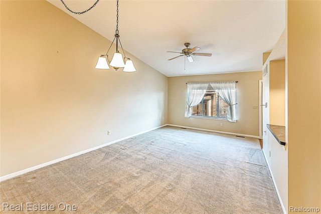 61960 Arlington 3, South Lyon, MI 48178