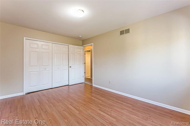 61960 Arlington 3, South Lyon, MI 48178