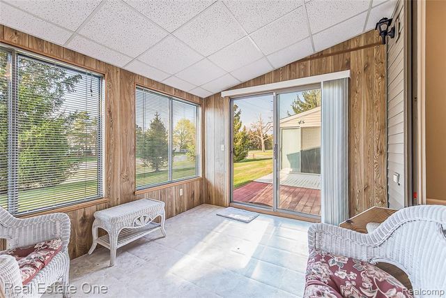 61960 Arlington 3, South Lyon, MI 48178