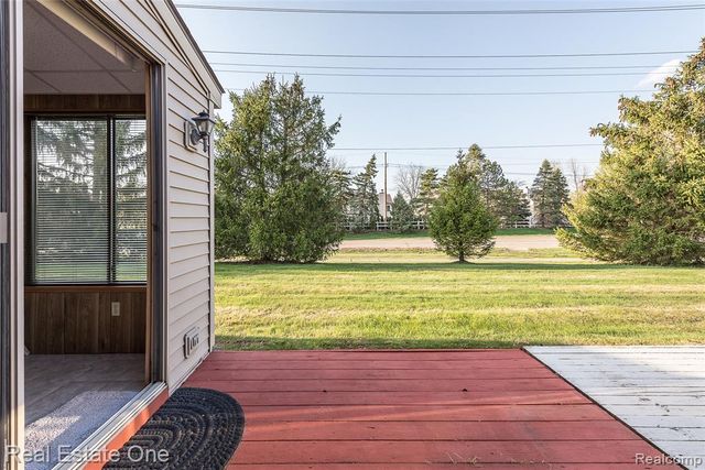 61960 Arlington 3, South Lyon, MI 48178