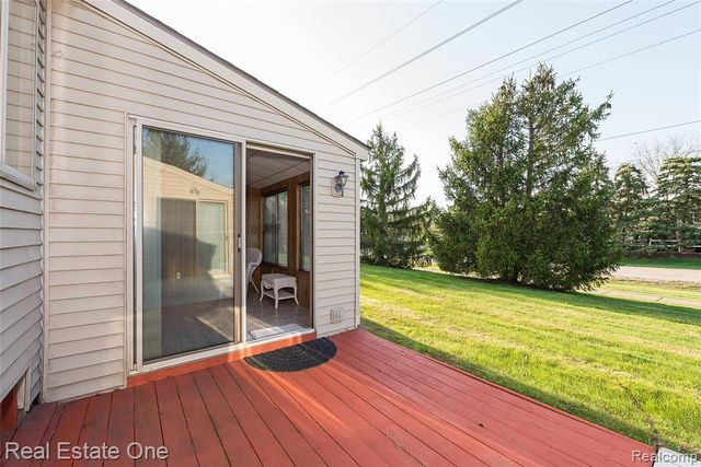 61960 Arlington 3, South Lyon, MI 48178