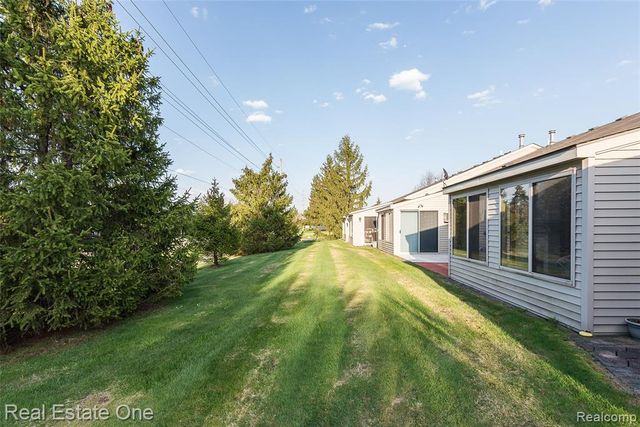 61960 Arlington 3, South Lyon, MI 48178