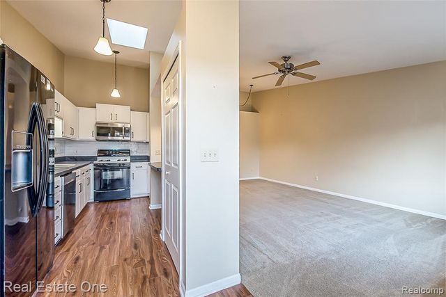 61960 Arlington 3, South Lyon, MI 48178