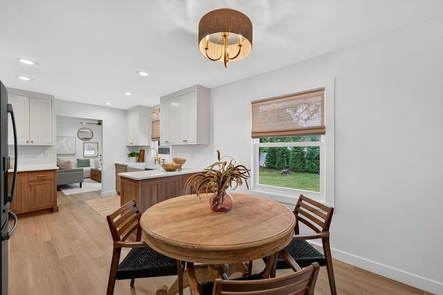 11500 N Buntrock AVENUE, Mequon, WI 53092