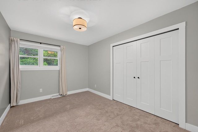 11500 N Buntrock AVENUE, Mequon, WI 53092