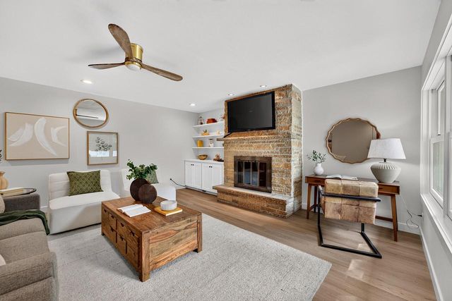 11500 N Buntrock AVENUE, Mequon, WI 53092