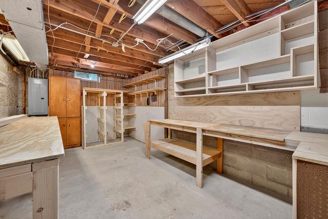 11500 N Buntrock AVENUE, Mequon, WI 53092