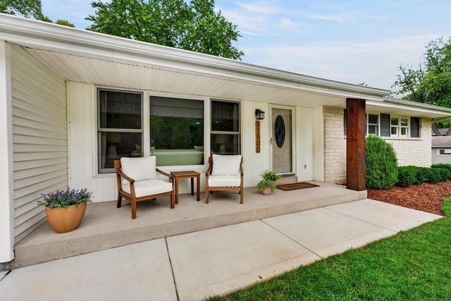 11500 N Buntrock AVENUE, Mequon, WI 53092