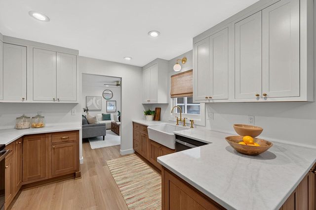 11500 N Buntrock AVENUE, Mequon, WI 53092