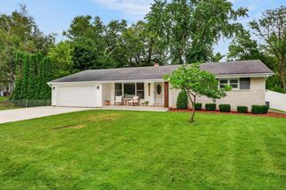 11500 N Buntrock AVENUE, Mequon, WI 53092