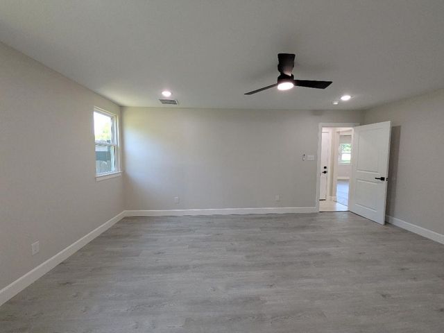 5752 Shipp Drive, Watauga, TX 76148