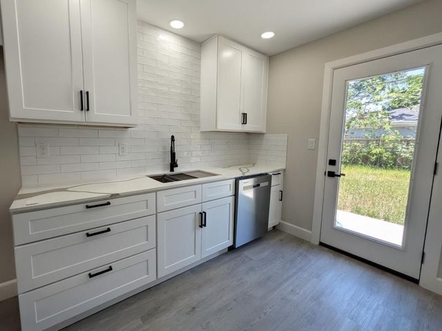 5752 Shipp Drive, Watauga, TX 76148