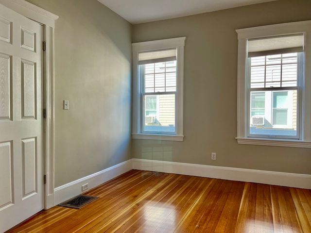 72 Everett St 1, Arlington, MA 02474