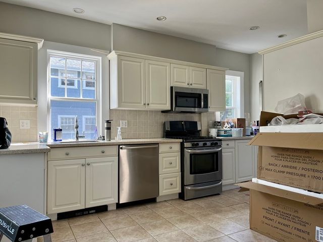 72 Everett St 1, Arlington, MA 02474