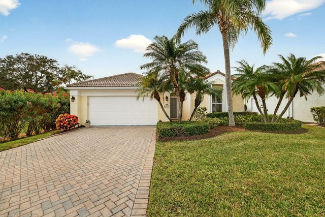 3305 Caracal Drive, Fort Pierce, FL 34949