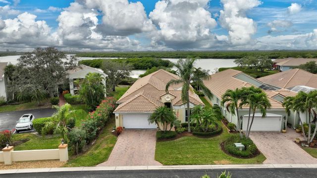 3305 Caracal Drive, Fort Pierce, FL 34949