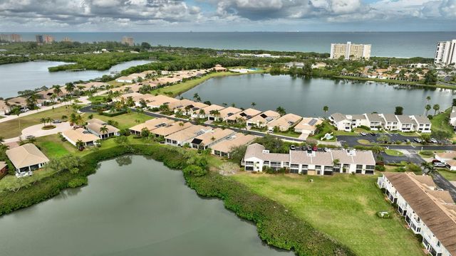 3305 Caracal Drive, Fort Pierce, FL 34949