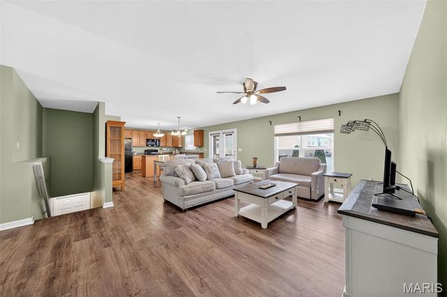 420 Paddington Court, Troy, MO 63379