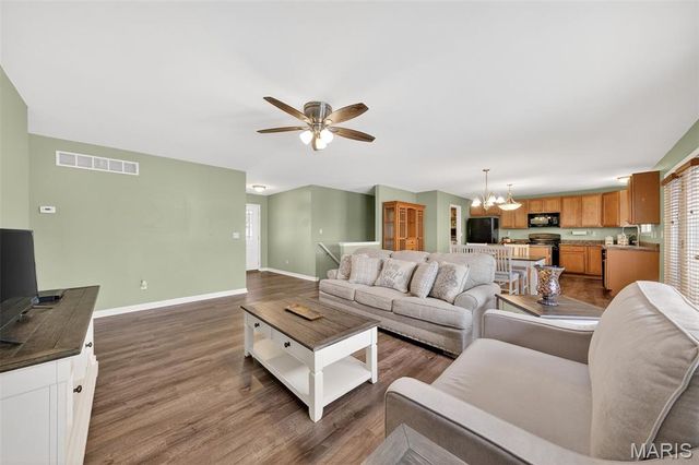 420 Paddington Court, Troy, MO 63379