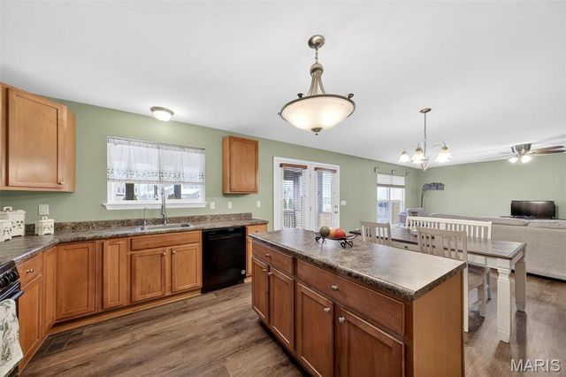 420 Paddington Court, Troy, MO 63379