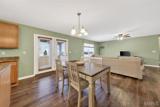 420 Paddington Court, Troy, MO 63379