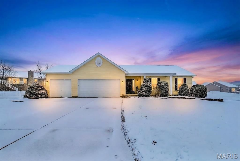 420 Paddington Court, Troy, MO 63379