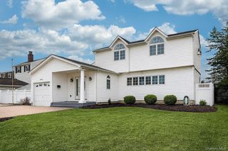 204A Broadway, Massapequa Park, NY 11762