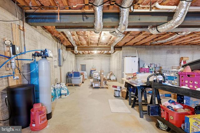 16335 BACK RD, Strasburg, VA 22657