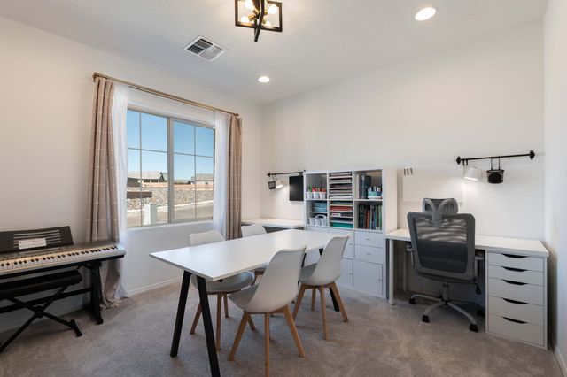 6806 Sydney Drive NE, Rio Rancho, NM 87144