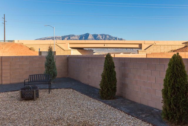 6806 Sydney Drive NE, Rio Rancho, NM 87144