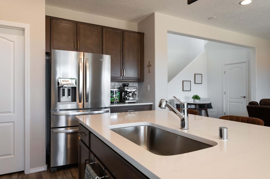 Image 14 of property listing at 6806 Sydney Drive NE, Rio Rancho, NM 87144