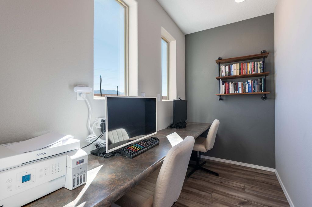 Image 16 of property listing at 6806 Sydney Drive NE, Rio Rancho, NM 87144