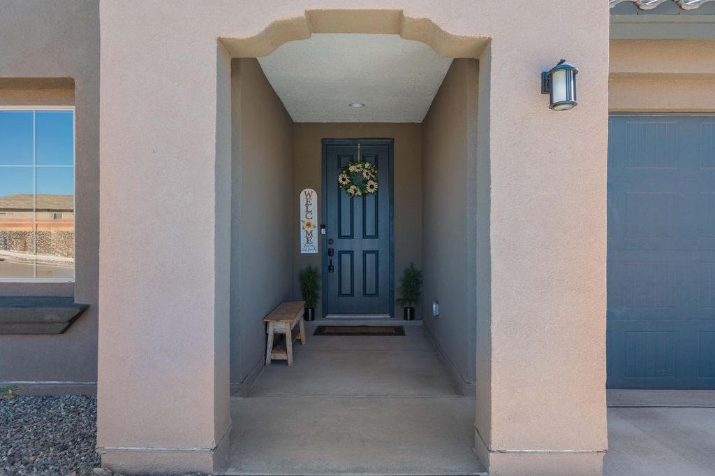 Image 3 of property listing at 6806 Sydney Drive NE, Rio Rancho, NM 87144