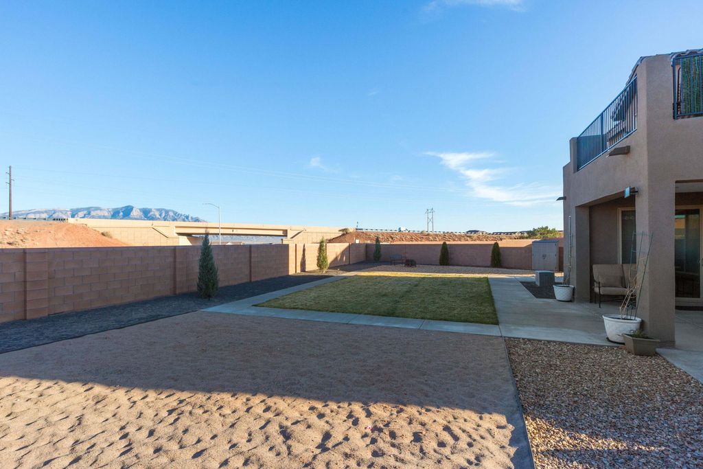 Image 33 of property listing at 6806 Sydney Drive NE, Rio Rancho, NM 87144