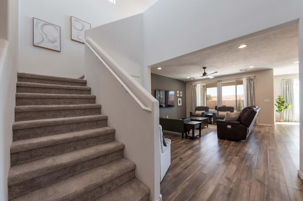 Image 6 of property listing at 6806 Sydney Drive NE, Rio Rancho, NM 87144