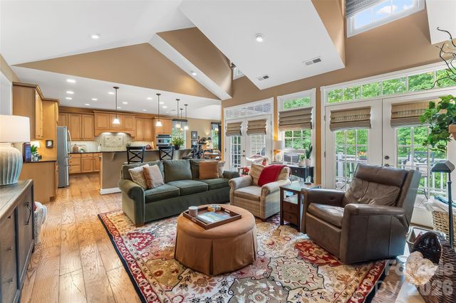 483 Cross Creek Drive 26, Marion, NC 28752