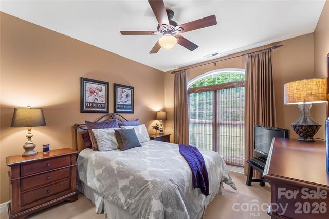 483 Cross Creek Drive 26, Marion, NC 28752