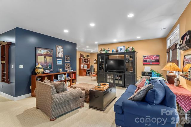 483 Cross Creek Drive 26, Marion, NC 28752